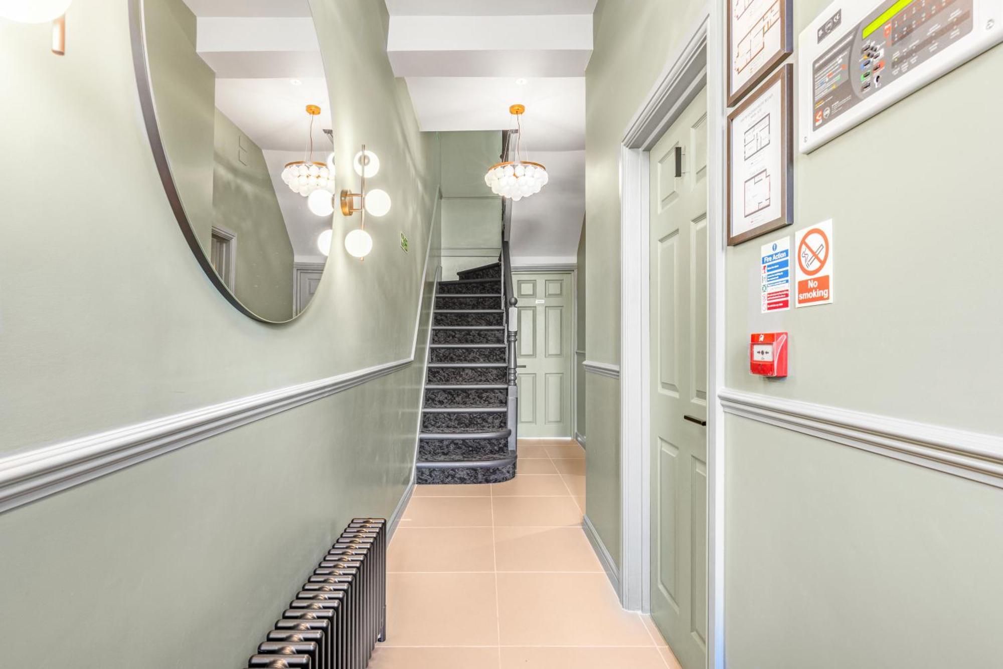 Clapham Guest House Лондон Экстерьер фото